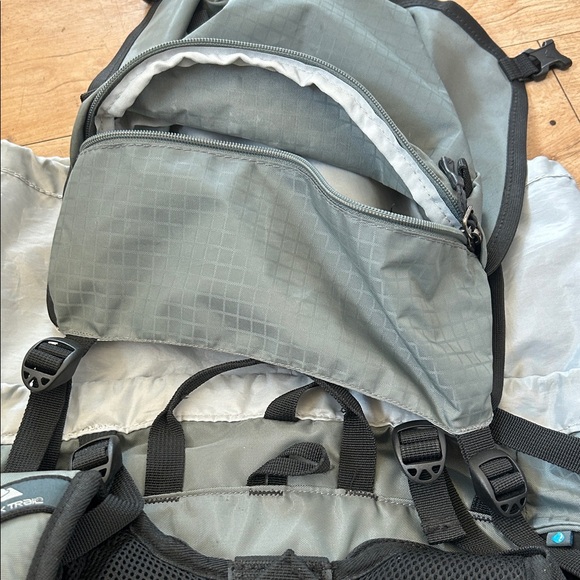Ozark Trail Multi-Compartment Gray Backpack - Picture 8 of 8